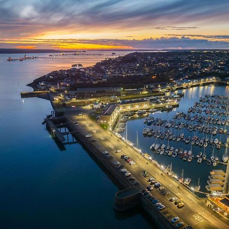 Beach Haven Hideout - 2 Bedroom - Milford Haven Bagian luar foto