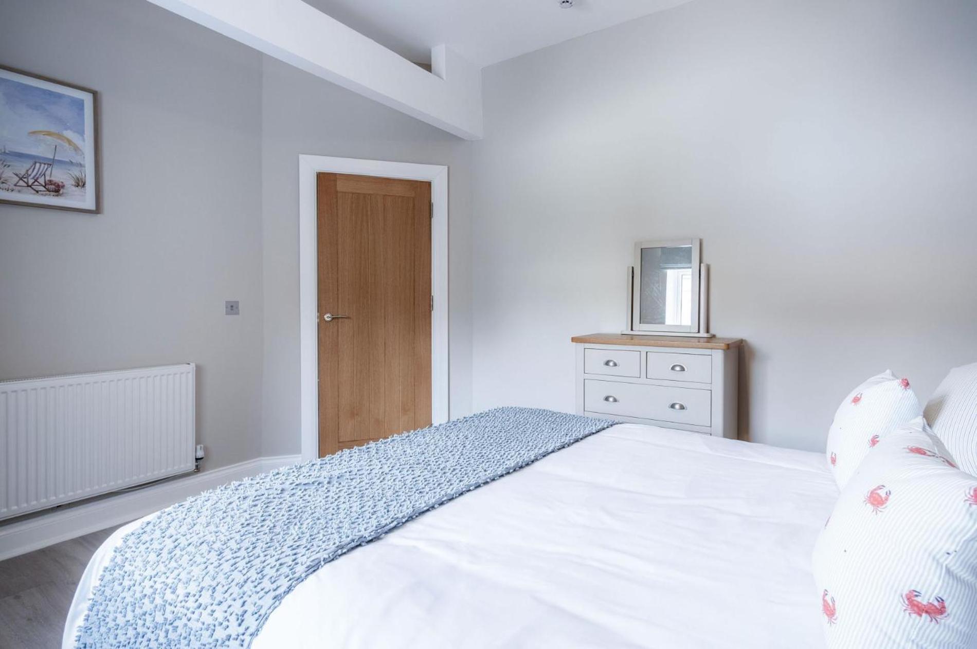 Beach Haven Hideout - 2 Bedroom - Milford Haven Bagian luar foto