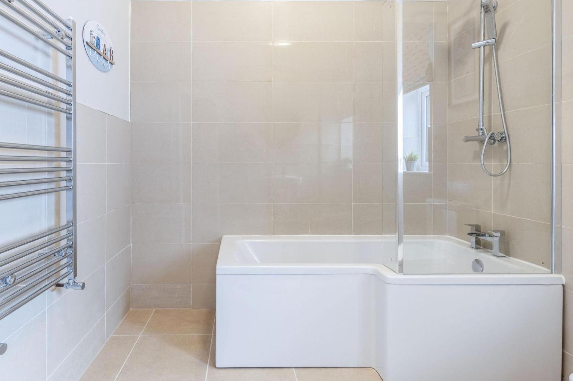 Beach Haven Hideout - 2 Bedroom - Milford Haven Bagian luar foto