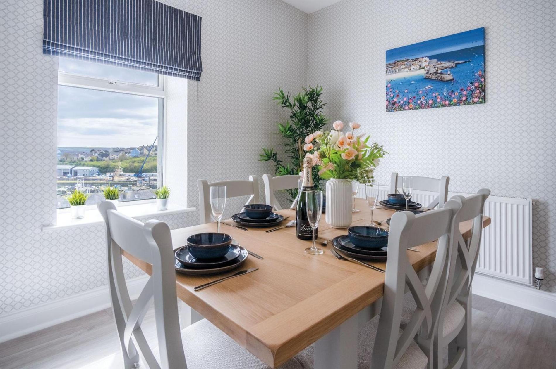 Beach Haven Hideout - 2 Bedroom - Milford Haven Bagian luar foto