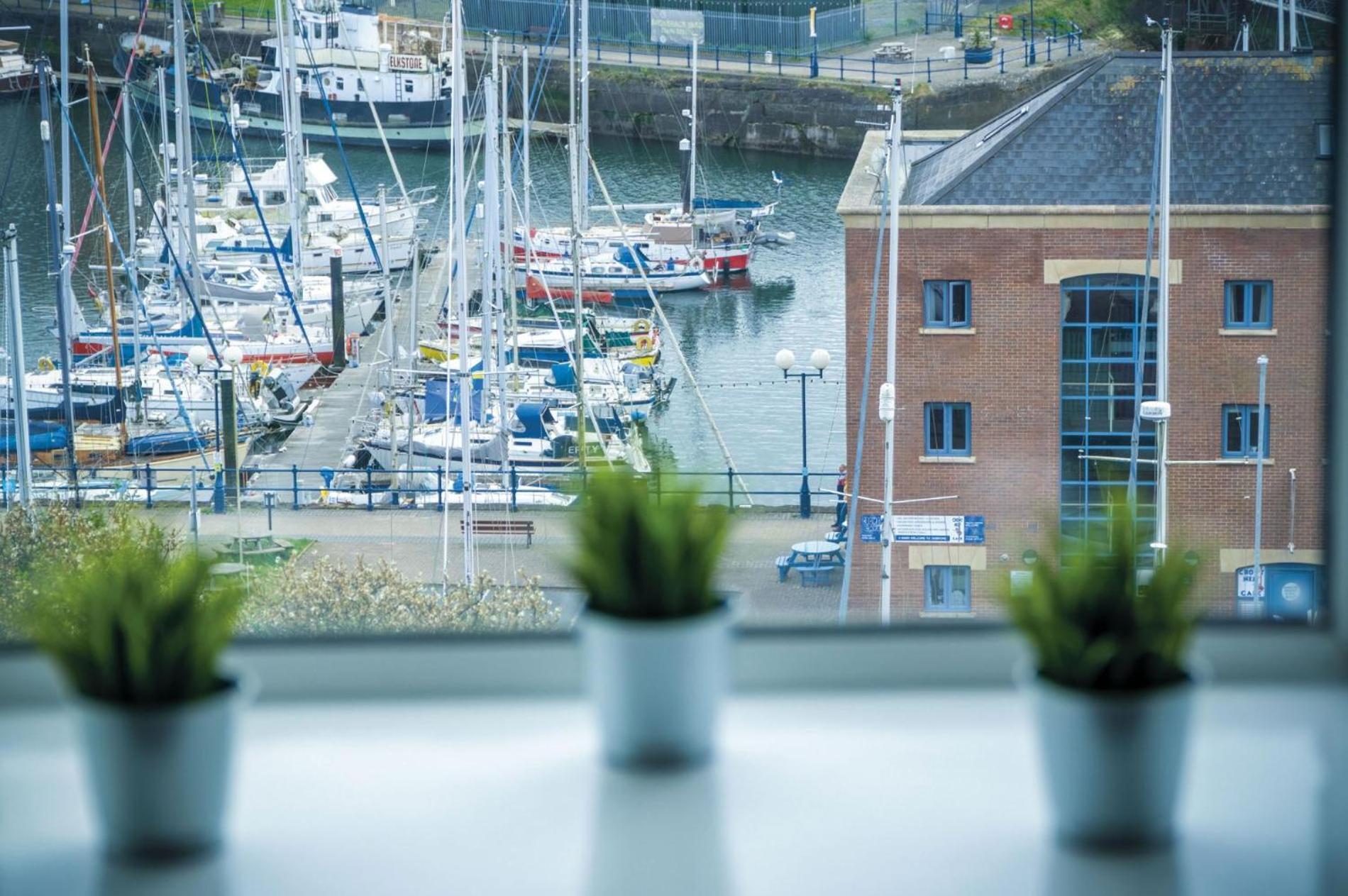 Beach Haven Hideout - 2 Bedroom - Milford Haven Bagian luar foto