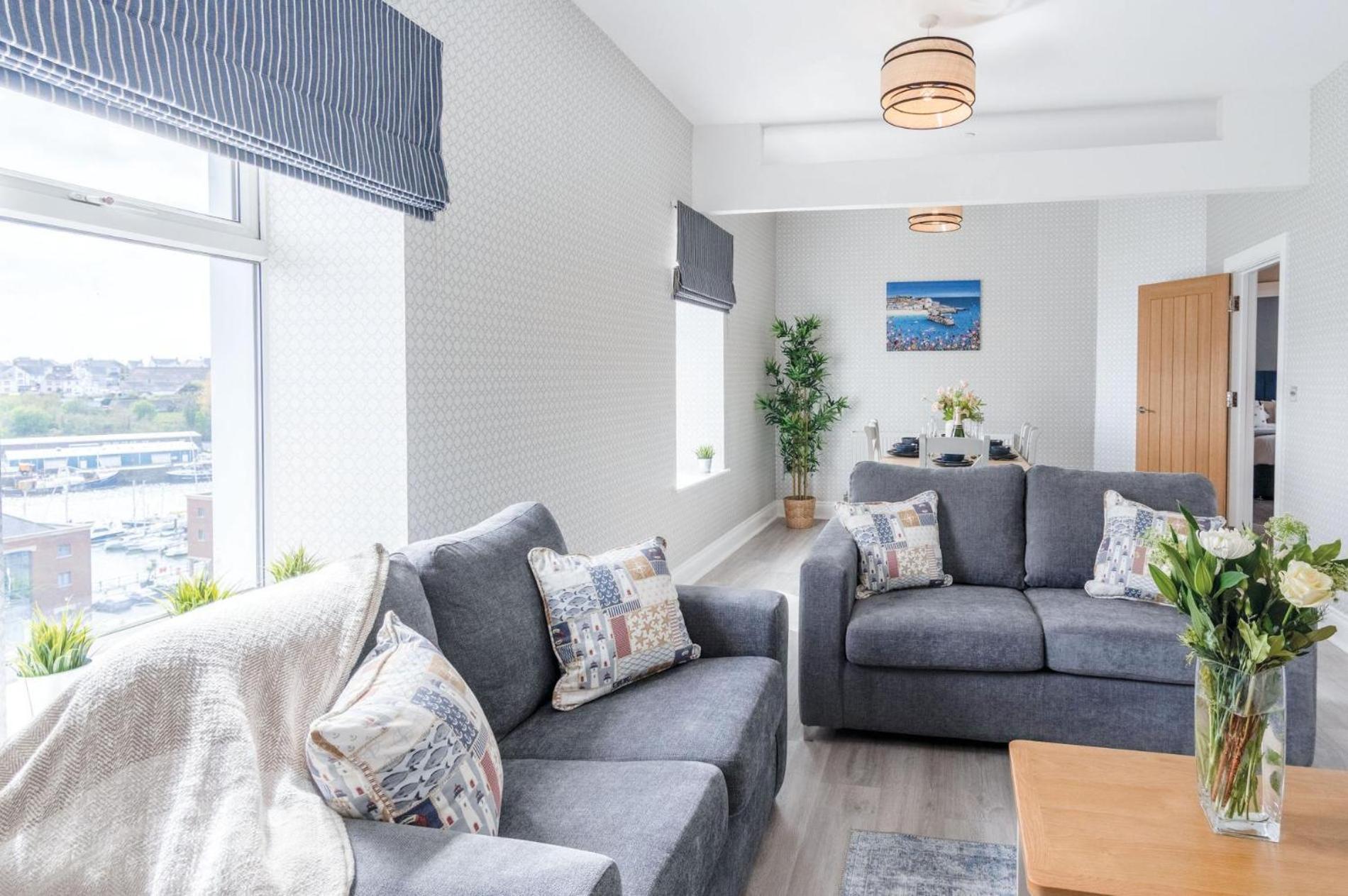 Beach Haven Hideout - 2 Bedroom - Milford Haven Bagian luar foto