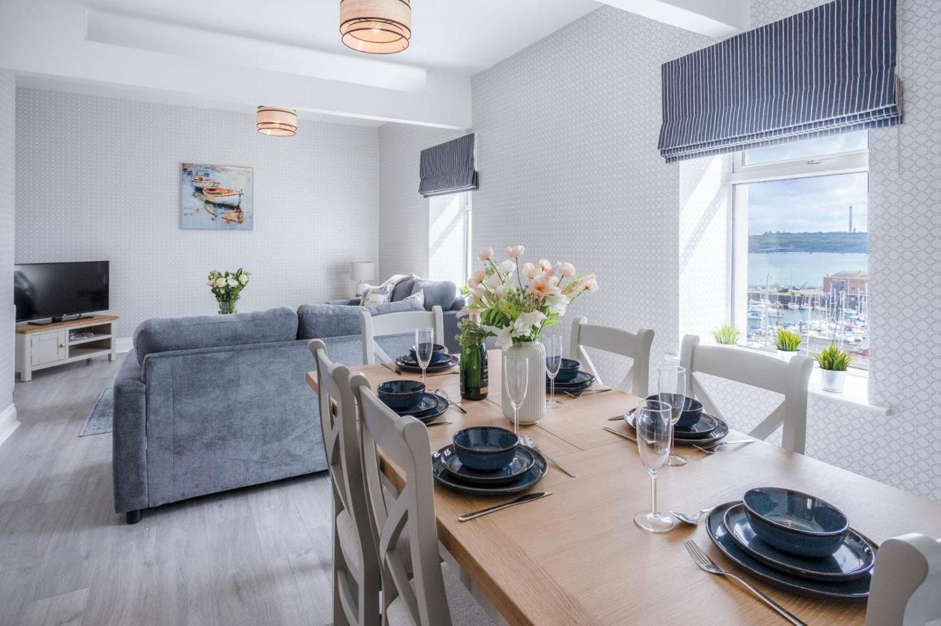 Beach Haven Hideout - 2 Bedroom - Milford Haven Bagian luar foto