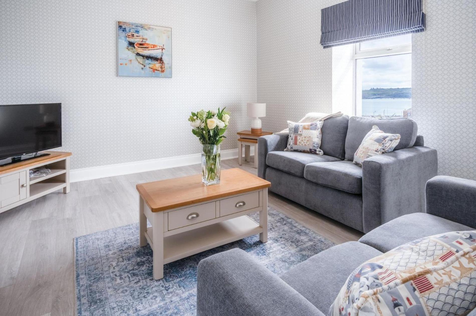 Beach Haven Hideout - 2 Bedroom - Milford Haven Bagian luar foto